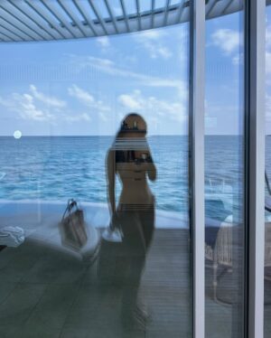 Nicole Parham Instagram - bits of maldives 🌊🐚🏝️ 🩵