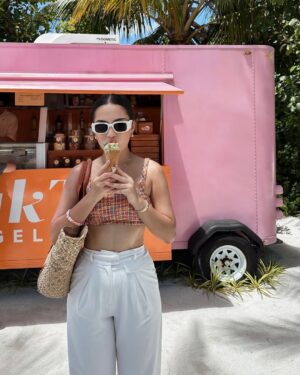 Nicole Parham Instagram - cones & coconut trees 💖
