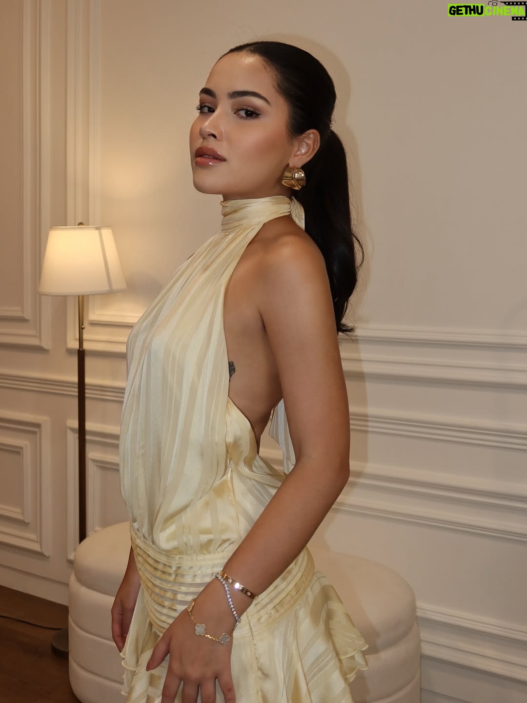 Nicole Parham - 4.5K Likes - just a little dressed up.💛💛 #peppermayo @peppermayo