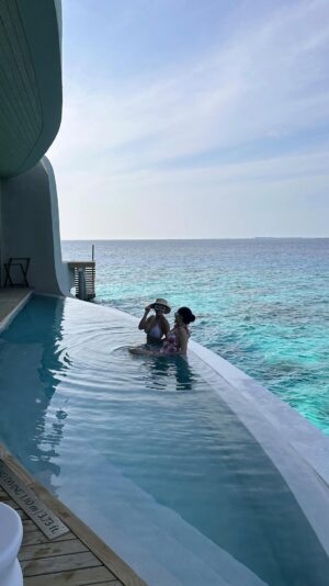 Nicole Parham Instagram - Hello Maldives!🇲🇻