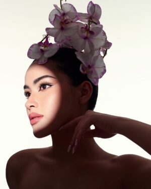 Nicole Parham Instagram - In bloom🪻
~ 
shot & brushed by @karinayasmine 🤍✨