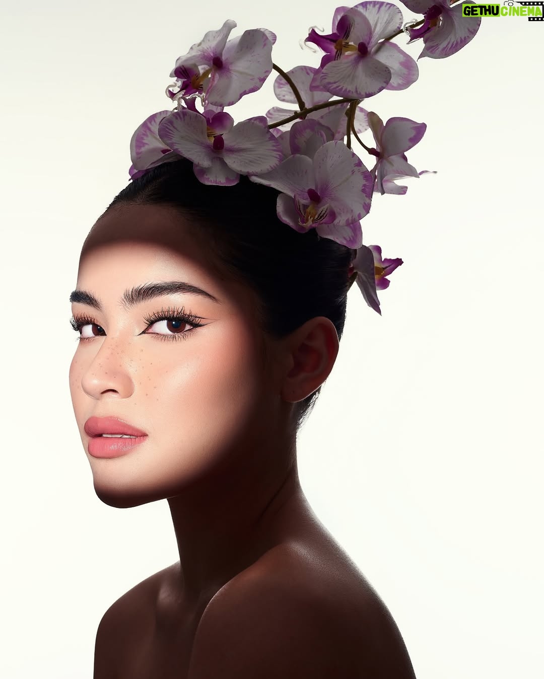 Nicole Parham - 4.1K Likes - In bloom🪻
~ 
shot & brushed by @karinayasmine 🤍✨