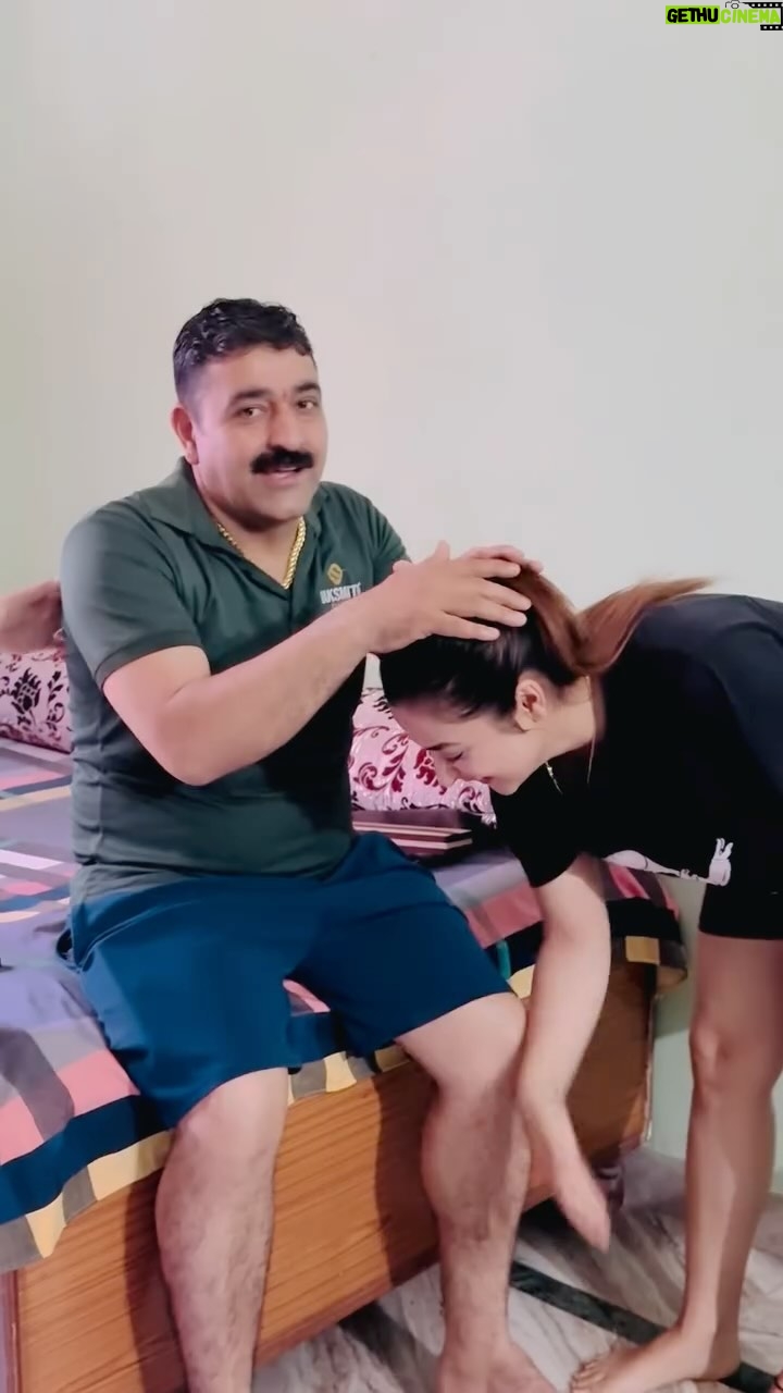 Nidhi Negi - 213.3K Likes - A small bdy gift from your daughter love you papa ❤️🙏🏻
when I think about how hard you worked to make our childhood comfortable I get tears in my eyes. Dad, I feel so lucky to have you in my life. I wish i can full fill your dreams now and make u feel proud 🥺🙏🏻❤️