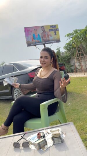 Nidhi Negi Instagram - 💸🤑🤙🏻