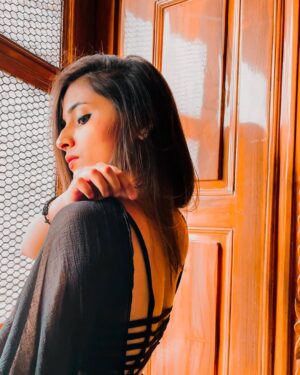 Nidhy Tiwari Instagram - 𝘧𝘭𝘺 𝘮𝘦 𝘵𝘰 𝘵𝘩𝘦 🌙✨