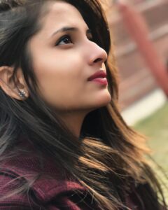 Actress Nidhy Tiwari HD Photos and Wallpapers September 2025