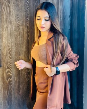 Nidhy Tiwari Instagram - 𝙇𝙚𝙩 𝙮𝙤𝙪𝙧 𝙤𝙪𝙩𝙛𝙞𝙩 𝙨𝙥𝙚𝙖𝙠 𝙛𝙤𝙧 𝙞𝙩𝙨𝙚𝙡𝙛 ..🤎✨
@luluandskyofficial