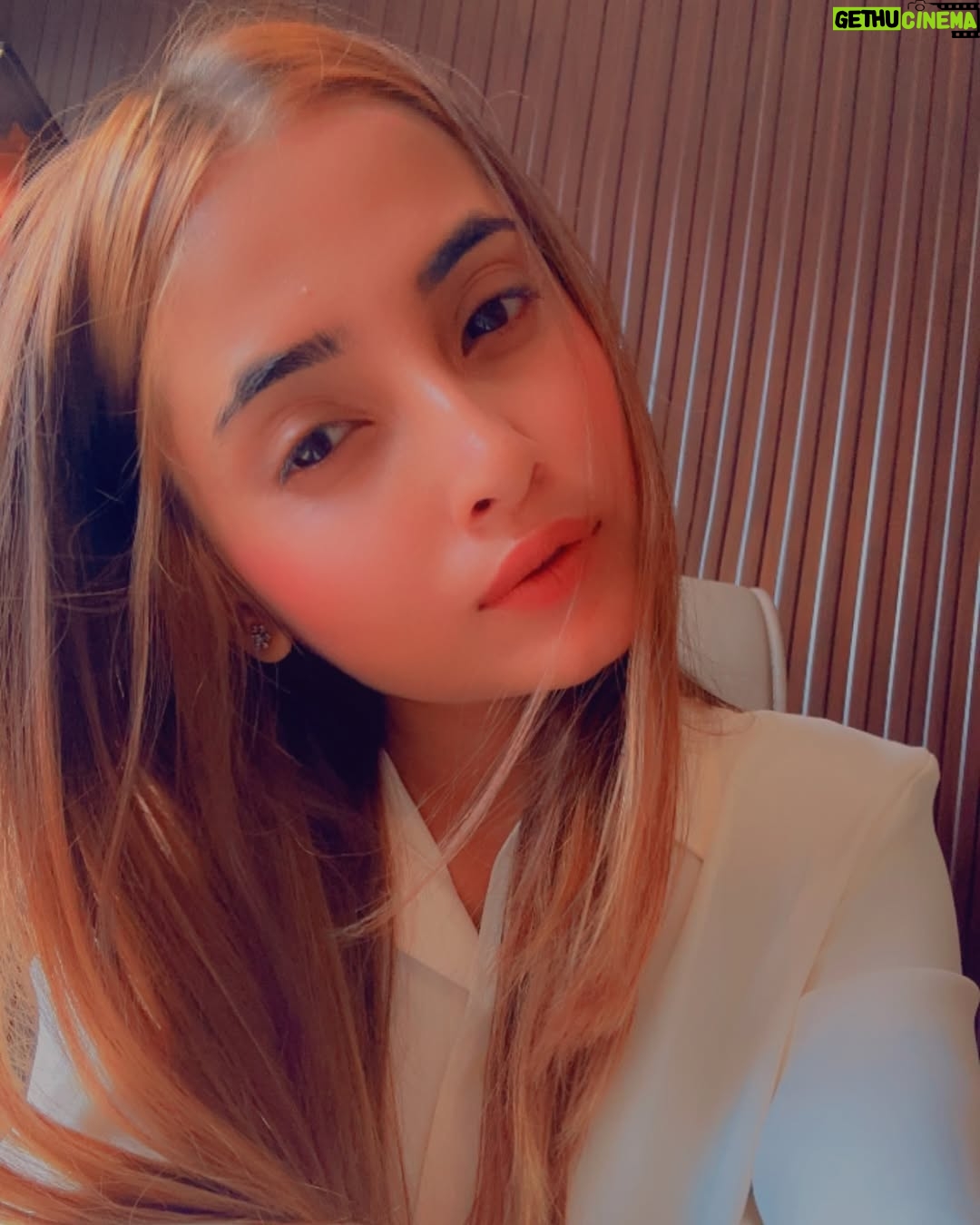 Nidhy Tiwari - 1.9K Likes - 💕🎶