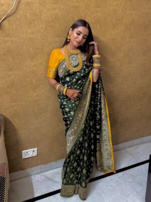 Nidhy Tiwari Instagram - Rooted in rituals 💚 #Teej ✨