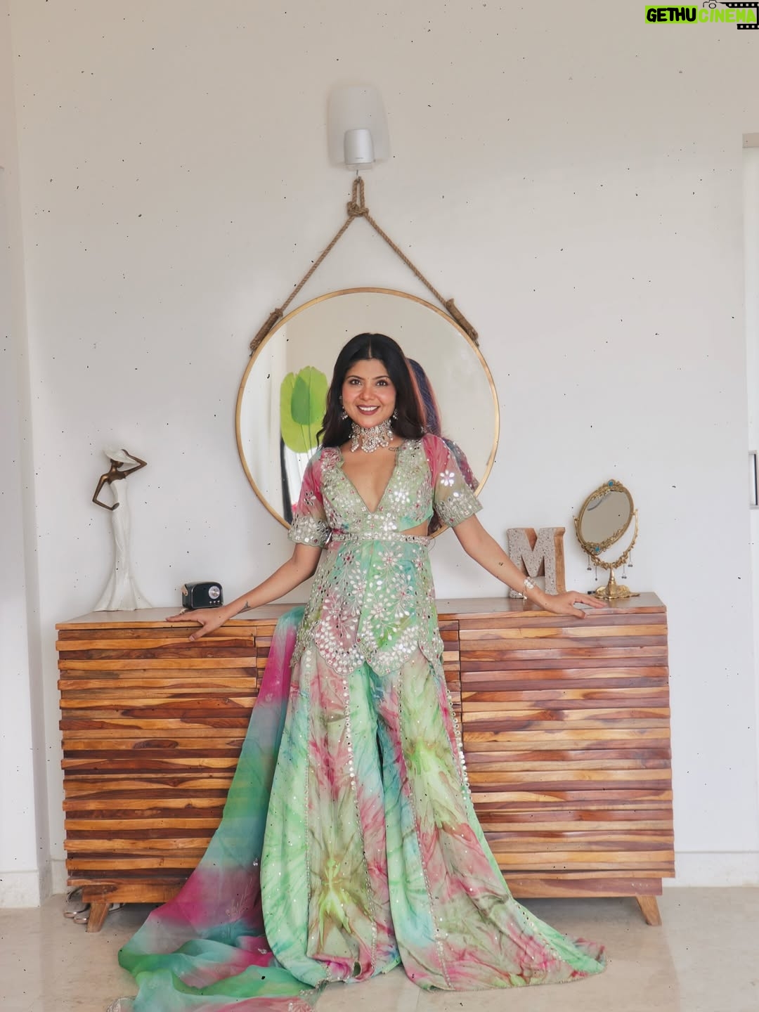 Niharika Jain - 22.1K Likes - Favourite time of the year is here! Are you ready for the OG #TyohaarAayeHain series? 🥹❤️

Outfit - @labelasthachhabra (sourced via @verve.communications )
Jewelry - @chinar_jewels 

#niharikajain #festive #festivefashion