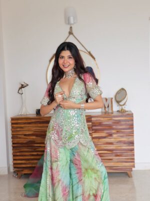 Niharika Jain Instagram - Favourite time of the year is here! Are you ready for the OG #TyohaarAayeHain series? 🥹❤️
Outfit - @labelasthachhabra (sourced via @verve.communications )
Jewelry - @chinar_jewels
#niharikajain #festive #festivefashion