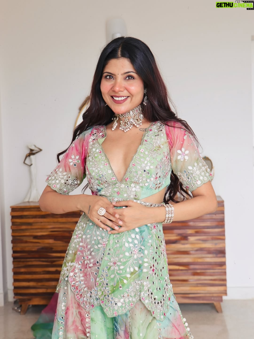 Niharika Jain - 22.1K Likes - Favourite time of the year is here! Are you ready for the OG #TyohaarAayeHain series? 🥹❤️

Outfit - @labelasthachhabra (sourced via @verve.communications )
Jewelry - @chinar_jewels 

#niharikajain #festive #festivefashion