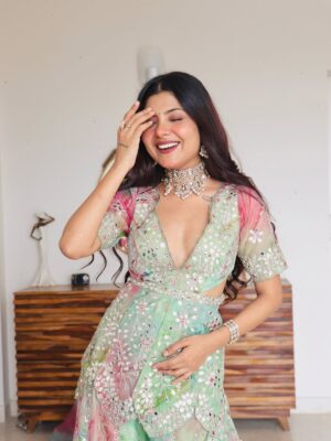 Niharika Jain Instagram - Favourite time of the year is here! Are you ready for the OG #TyohaarAayeHain series? 🥹❤️
Outfit - @labelasthachhabra (sourced via @verve.communications )
Jewelry - @chinar_jewels
#niharikajain #festive #festivefashion