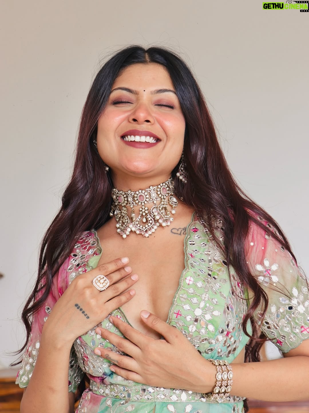 Niharika Jain - 22.1K Likes - Favourite time of the year is here! Are you ready for the OG #TyohaarAayeHain series? 🥹❤️

Outfit - @labelasthachhabra (sourced via @verve.communications )
Jewelry - @chinar_jewels 

#niharikajain #festive #festivefashion