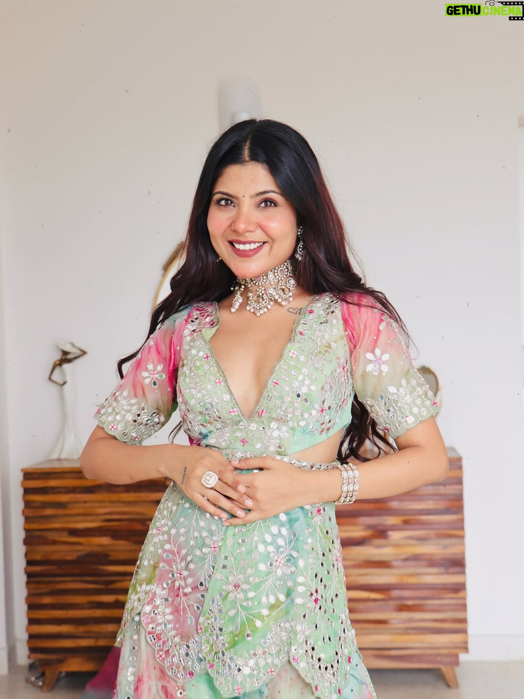 Niharika Jain - 22.1K Likes - Favourite time of the year is here! Are you ready for the OG #TyohaarAayeHain series? 🥹❤️

Outfit - @labelasthachhabra (sourced via @verve.communications )
Jewelry - @chinar_jewels 

#niharikajain #festive #festivefashion
