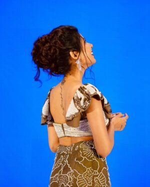 Niharika Jain Instagram - Our first ever award 🥹❤️
Some moments feel straight out of a dream, and this is definitely one of them! ✨
Honored to receive the Best Fashion Influencer – Jury Choice at the Impact Digital Influencers Awards by @exchange4media ! A massive thank you to the jury for this recognition, it truly means the world.
To my amazing team at @chtrbox.represent @chtrbox , you’ve been my rock, my biggest cheerleaders, and my constant support. Thank you for believing in me every step of the way!
And to YOU, my incredible audience, my #NiKaParivar , this journey wouldn’t be the same without your love, encouragement, and faith in me. From the bottom of my heart, thank you for being part of this ride.
Here’s to more dreams, more hard work, and more magic! ✨♥️ #Grateful #ImpactDigitalInfluencersAwards
My outfit from - @the_adhya_designer
@karanpheri @the_dusky_girl__ @milonimapara @kritikathreen @shlaghagupta
#niharikajain