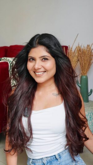 Niharika Jain Instagram - Saiyaara curls but smarter…💫
Vaani Batra ka look toh iconic tha, but these soft, flowy curls? Uff, dreamy AF!
Recreated her Saiyaara hair moment with my @dyson_india Airwrap™ i.d., and let me tell you this tool doesn’t just style, it understands your hair 💁🏽♀️✨
Custom settings? Auto-wrap? Flyaway smoother? Bas, ab har din red carpet wala feel.
🎶 “saiyaara…” playing in the background of my mind 😌
Try it once, and you’ll never go back. Dyson, you magician. 💖
#DysonAirwrap #DysonIndia #SayaraCurls #VaaniKapoorHair #HairTransformation #BollywoodHair #GRWM #DysonStyling #MyDysonID #CurlsForDays #EffortlessStyling #NoHeatDamage #ReelItFeelIt #HairGoals
#Collaboration #DysonIndia #DysonHair #gifted #DysonAirwrapId