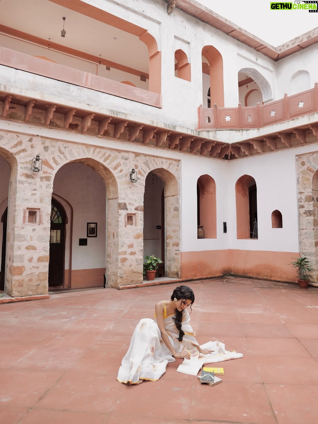 Niharika Jain - 21.6K Likes - Just say one word 🥹❤️

📍 @rambiharipalace 

#niharikajain