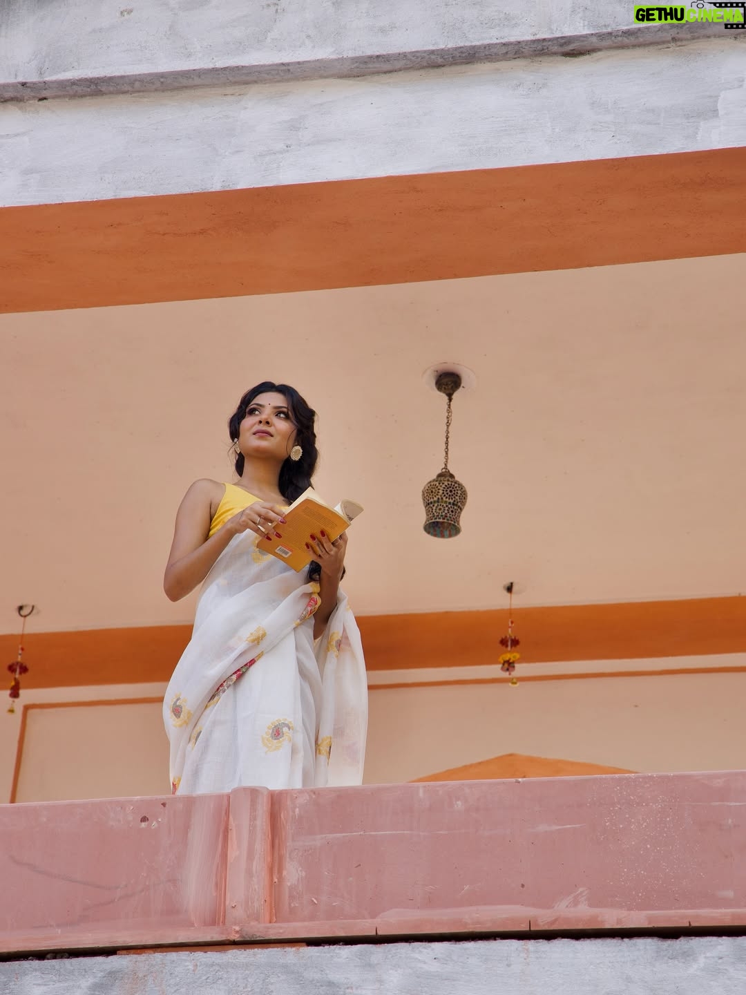 Niharika Jain - 21.6K Likes - Just say one word 🥹❤️

📍 @rambiharipalace 

#niharikajain
