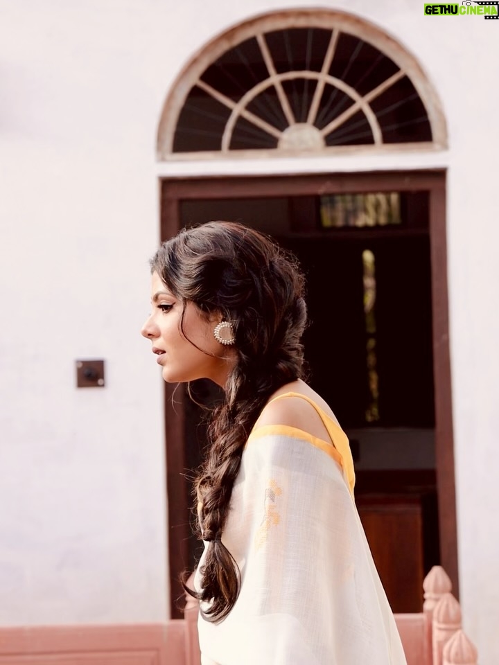 Niharika Jain - 21.6K Likes - Just say one word 🥹❤️

📍 @rambiharipalace 

#niharikajain