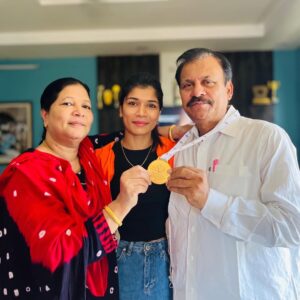 Nikhat Zareen Instagram - Happy Father’s Day to the man who stood behind me like a rock.🦾🌟
Everything I am is built on his hard work and belief in me. Proud to be your daughter every single day.😇🙌🏻