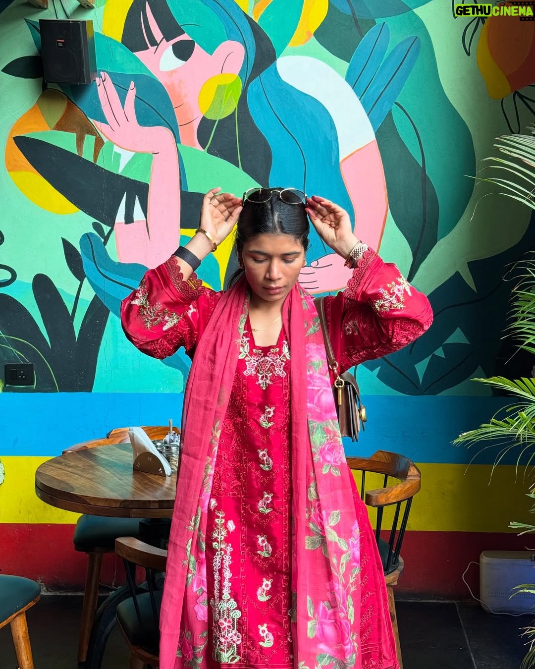 Nikhat Zareen - 12.2K Likes - In a world full of daisies, be a laal GULAAB.🌹