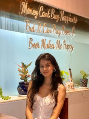 Niki Lalwani Instagram - 🤍🦢
#nikilalwani #photo #ootd #explore #fashionblogger #picoftheday