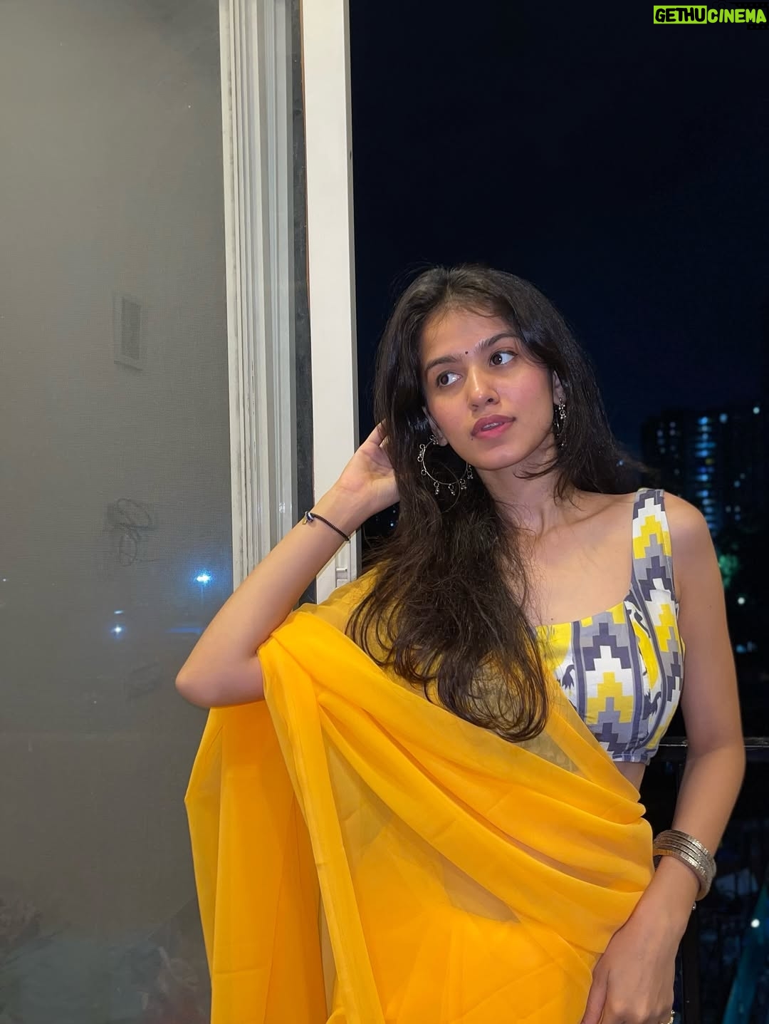 Niki Lalwani - 23.5K Likes - Banke titli dil uda💛
.
#nikilalwani #photo #ootd #explore #fashionblogger #picoftheday