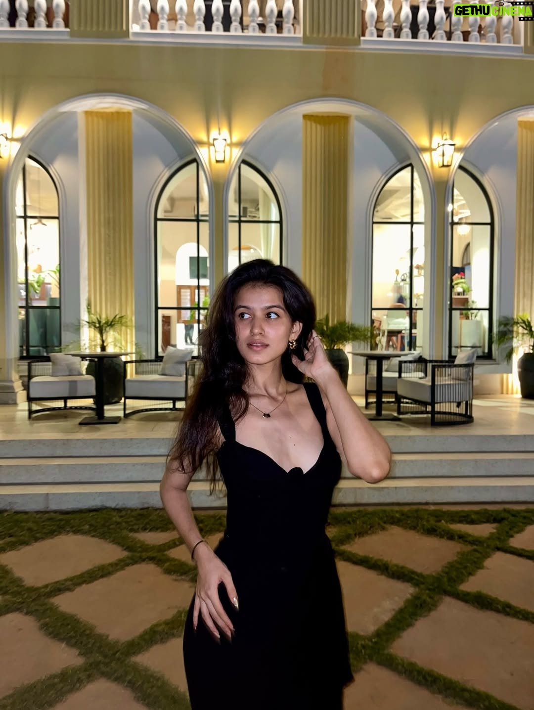 Niki Lalwani - 24.9K Likes - ♠️
.
#nikilalwani #photo #ootd #explore #fashionblogger