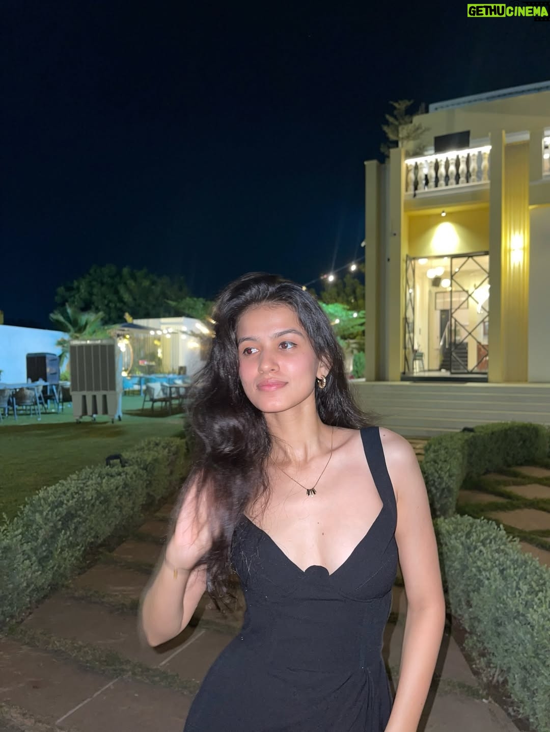Niki Lalwani - 24.9K Likes - ♠️
.
#nikilalwani #photo #ootd #explore #fashionblogger