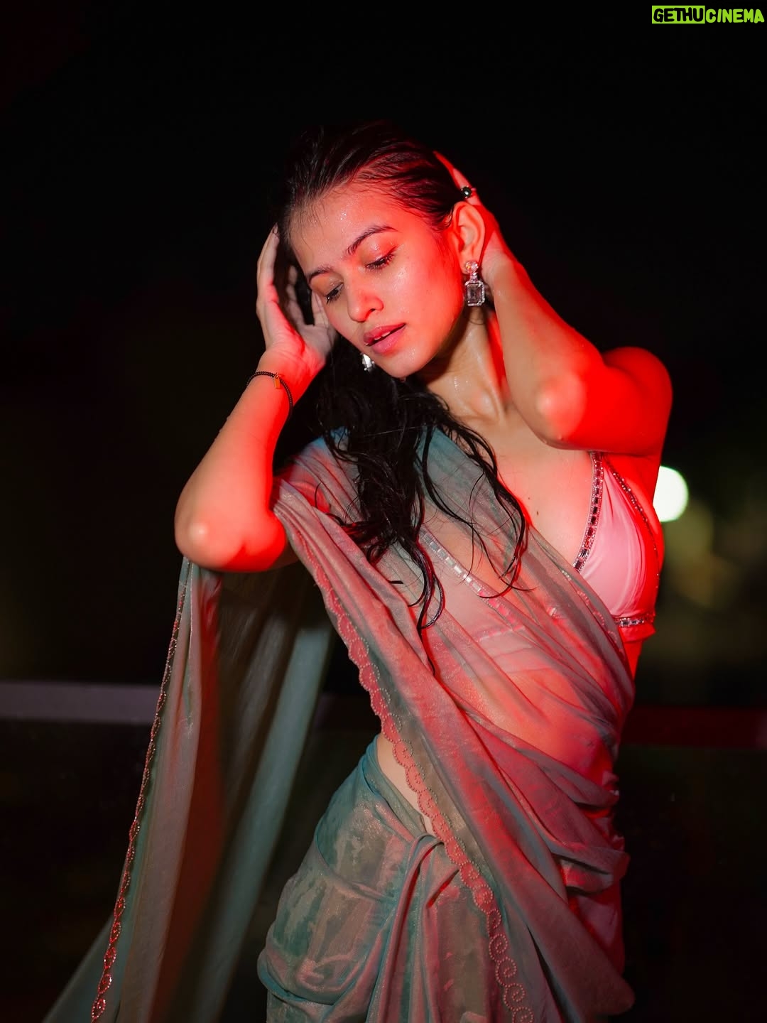 Niki Lalwani - 45.3K Likes - ☔️
.
📸 - @jst_dslr_thingz 
.
#nikilalwani #photo #ootd #explore #picoftheday