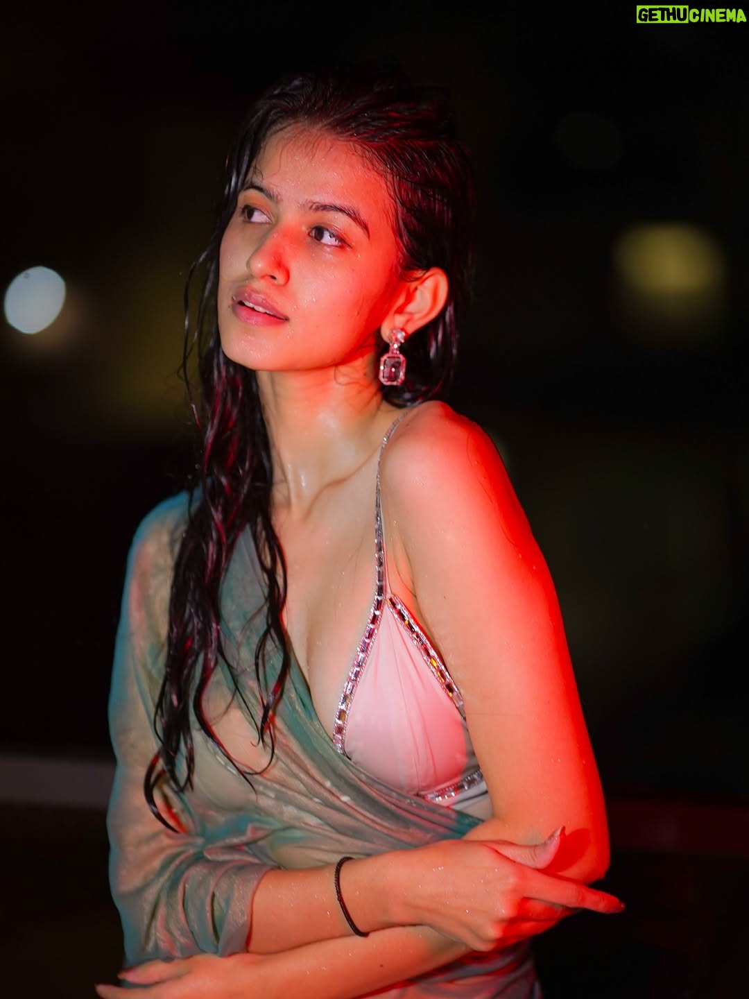 Niki Lalwani - 45.3K Likes - ☔️
.
📸 - @jst_dslr_thingz 
.
#nikilalwani #photo #ootd #explore #picoftheday