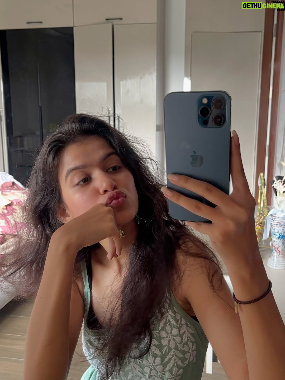 Niki Lalwani - 20K Likes - Vo noor ka jharna h❤️
.
#nikilalwani #photo #ootd #explore #fashionblogger