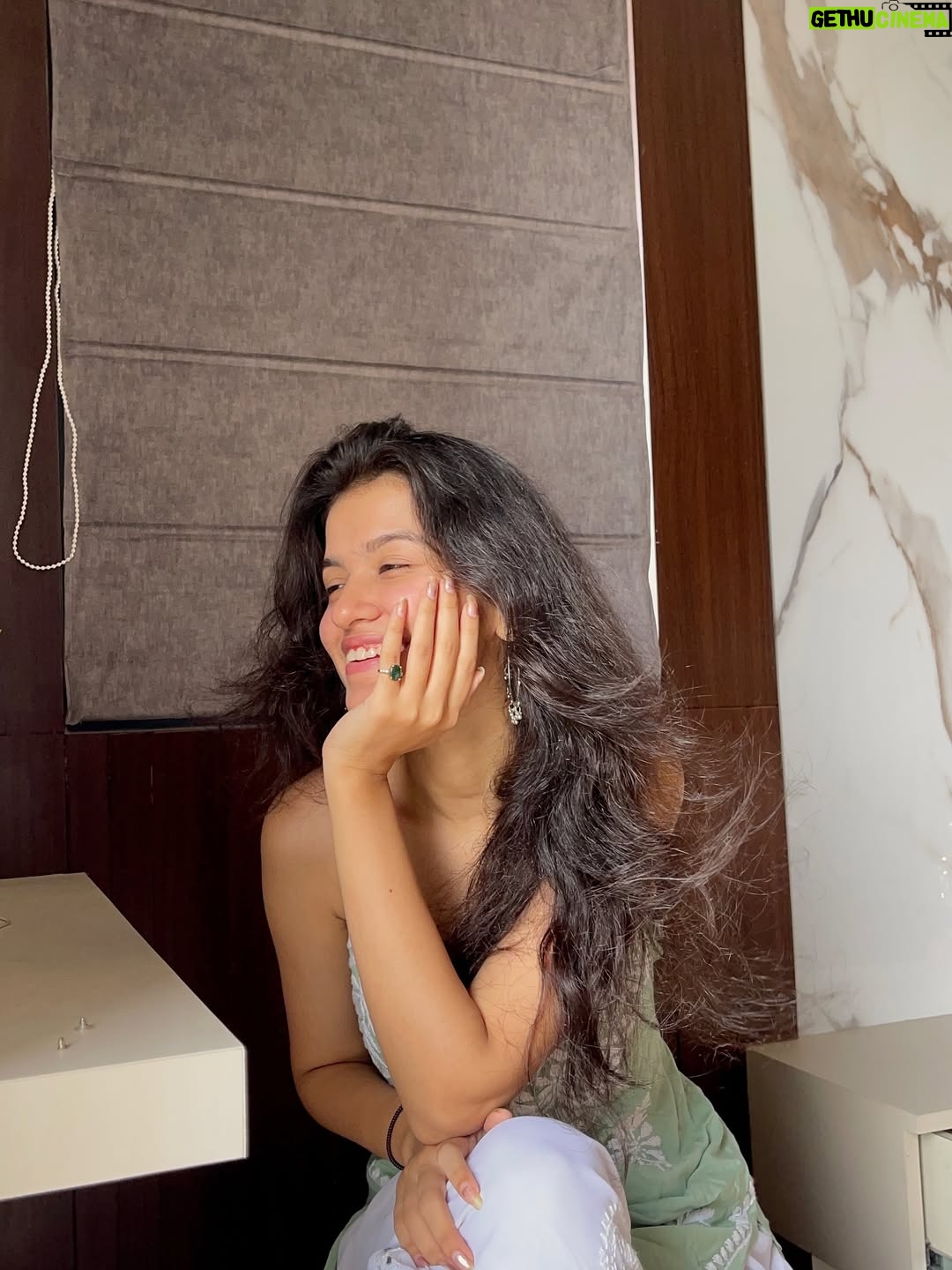 Niki Lalwani - 20K Likes - Vo noor ka jharna h❤️
.
#nikilalwani #photo #ootd #explore #fashionblogger