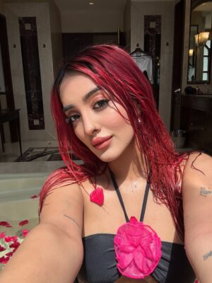 Nikita Bhamidipati Instagram - 𝒮𝓉𝒶𝓎𝒸𝒶𝓉𝒾𝑜𝓃, 𝒷𝓊𝓉 𝓂𝒶𝓀𝑒 𝒾𝓉 𝒸𝓇𝒾𝓂𝓈𝑜𝓃 🪞🥀 @eroshotelnewdelhi
