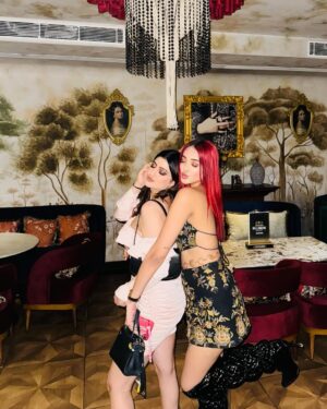 Nikita Bhamidipati Instagram - 𝐵𝑒𝓈𝓉𝒾𝑒 𝑔𝑜𝒶𝓁𝓈? 𝒩𝒶𝒽, 𝓌𝑒’𝓇𝑒 𝓉𝒽𝑒 𝒷𝓁𝓊𝑒𝓅𝓇𝒾𝓃𝓉 ✨
#fyp #explore #besties #fypage