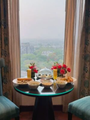 Nikita Bhamidipati Instagram - 𝒮𝓉𝒶𝓎𝒸𝒶𝓉𝒾𝑜𝓃, 𝒷𝓊𝓉 𝓂𝒶𝓀𝑒 𝒾𝓉 𝒸𝓇𝒾𝓂𝓈𝑜𝓃 🪞🥀 @eroshotelnewdelhi