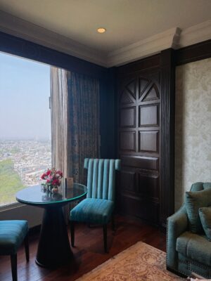 Nikita Bhamidipati Instagram - 𝒮𝓉𝒶𝓎𝒸𝒶𝓉𝒾𝑜𝓃, 𝒷𝓊𝓉 𝓂𝒶𝓀𝑒 𝒾𝓉 𝒸𝓇𝒾𝓂𝓈𝑜𝓃 🪞🥀 @eroshotelnewdelhi