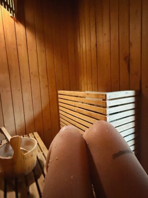 Nikita Bhamidipati Instagram - 𝒮𝓉𝒶𝓎𝒸𝒶𝓉𝒾𝑜𝓃, 𝒷𝓊𝓉 𝓂𝒶𝓀𝑒 𝒾𝓉 𝒸𝓇𝒾𝓂𝓈𝑜𝓃 🪞🥀 @eroshotelnewdelhi