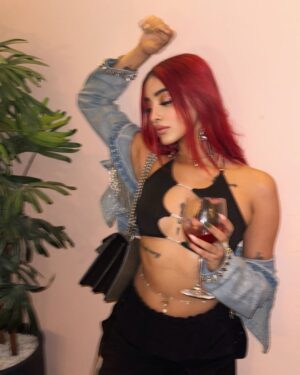 Nikita Bhamidipati Instagram - 𝓢𝓸𝓻𝓻𝔂 𝓯𝓸𝓻 𝓪𝓵𝔀𝓪𝔂𝓼 𝓫𝓮𝓲𝓷𝓰 𝓯𝓾𝓷𝓷𝔂, 𝓹𝓻𝓮𝓽𝓽𝔂 & 𝓻𝓲𝓰𝓱𝓽…𝓲𝓭𝓴 𝔀𝓱𝓪𝓽’𝓼 𝔀𝓻𝓸𝓷𝓰 𝔀𝓲𝓽𝓱 𝓶𝓮 𐙚⋆°。⋆♡