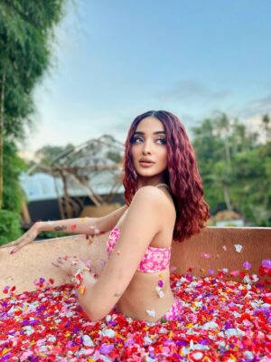 Nikita Bhamidipati Instagram - 𝐼𝒻 𝐼 𝒸𝒶𝓃’𝓉 𝒹𝓇𝑜𝓌𝓃 𝒾𝓃 𝓎𝑜𝓊,
𝐼 𝓌𝑜𝓃’𝓉 𝒹𝒾𝓅 𝓂𝓎 𝓉𝑜𝑒𝓈 𝒶𝓉 𝒶𝓁𝓁.
𝑀𝓎 𝒽𝑒𝒶𝓇𝓉 𝑜𝓃𝓁𝓎 𝓀𝓃𝑜𝓌𝓈 𝒻𝑜𝓇𝑒𝓋𝑒𝓇 𝑜𝓇 𝓃𝑜𝓉𝒽𝒾𝓃𝑔.
𝒲𝒾𝓉𝒽 𝒶𝓁𝓁 𝓂𝓎 𝒽𝑒𝒶𝓇𝓉,
𝒩𝒾𝓀𝒾𝓉𝒶 ᥫ᭡
#𝓣𝓮𝓶𝓹𝓸𝓻𝓪𝓻𝔂