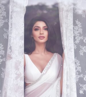 Nikita Ghag Instagram - ✨ Wrapped in elegance, framed in serenity. ✨
#ElegancePersonified #GracefulLook #SareeLove #TimelessBeauty #EtherealCharm #ClassicVibes #IndianElegance #InFrame #SareeMood #ElegantAndBold