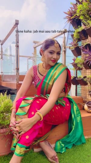 Nikita Ghag Instagram - Lo Taiyaar hu main💫✨
#TraditionalLook #EthnicVibes #DesiQueen #IndianBeauty #FestiveGlam #SareeNotSari #CulturalElegance #RoyalVibes #IndianFashion #EthnicWear #JewelryGoals #BridalInspiration #MakeupMagic #GlamLook #SouthAsianStyle #BacklessBlouse #TraditionalJewelry #MaangTikkaLove #DesiStyleDiaries #BeautyInTradition #BollywoodVibes #DesiSwag #IndianGlam #ModernTradition #CulturalChic