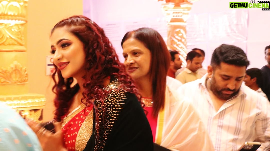 Nikita Ghag - 3 Likes - ✨ A night filled with devotion, grace & celebration at Andheri Cha Raja 🙏🌸
The divine vibes, the beautiful pandal, and the festive spirit made it truly magical!
Thank you @andhericharajatm for the warm welcome 💛✨

#AndheriChaRaja #Ganpati2025 #GaneshUtsav #GaneshChaturthi #GanpatiCelebration #GanpatiBappaMorya #FestiveVibes #MumbaiGanpati #DevotionAndTradition #CulturalVibes #GaneshMahotsav #BlessingsOfBappa