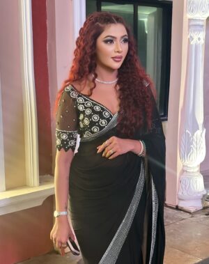 Nikita Ghag Instagram - ✨ Bold. Graceful. Timeless.
Owning every moment in black elegance. 🖤💫
#NikitaGhag #EleganceInBlack #TimelessBeauty #IndianDivas #DesiGlam #GraceAndGlow #SareeNotSari #IndianFashion #RoyalVibes #BlackSareeMagic #QueenVibes
