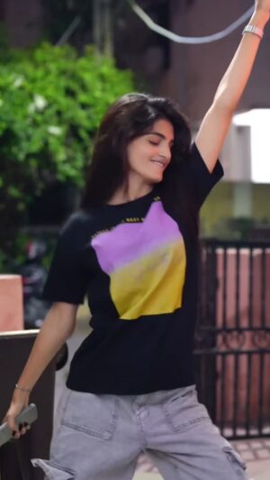 Nikita Kumawat Instagram - Kuch Nhi Bss Meri Bahan Ko Maar Pad Rahi Haii 😂😂 Itni Khusiii 😅😂 (wait For My Dance 🙈)
@awwe_its_jazzy ❤️
#nikksfamily #reels