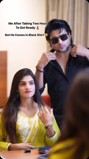 Nikita Kumawat Instagram - When Boy Wear Black Shirt > Girls 3 Hour Makeup 💄
#niksh @shrikkrish 🌞
#nikksfamily #reels #niksh