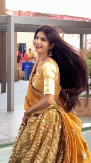 Nikita Kumawat Instagram - Kya Aapko Mere Slowmo Videos Pasand Hai ?
Outfit By :~ @royal_queens_boutique ✨
#nikksfamily #reels
