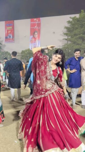 Nikita Kumawat Instagram - Kuch Notice Kiyaa ??
Beautiful Lehnga By :~ @janki_boutique 💕
#nikksfamily #reels #garba #navratri