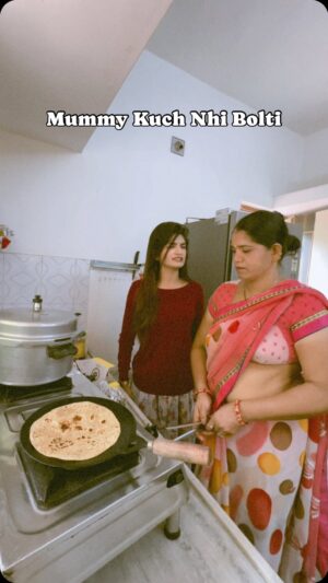 Nikita Kumawat Instagram - Maa To Maa Hoti Haii 😅🥰
#nikksfamily #reels #maa #mom #mummy